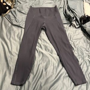Old navy active gray elevate leggings with built in sculpt. Ankle length